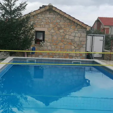 Velebit With Swimming Pool - 10km From Sea - 20km From Zadar Apartman