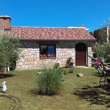 Velebit With Swimming Pool - 10km From Sea - 20km From Zadar Apartman Benkovac