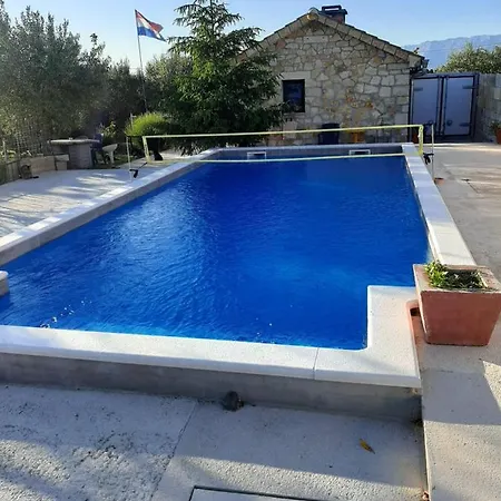 Apartman Velebit With Swimming Pool - 10km From Sea - 20km From Zadar Benkovac